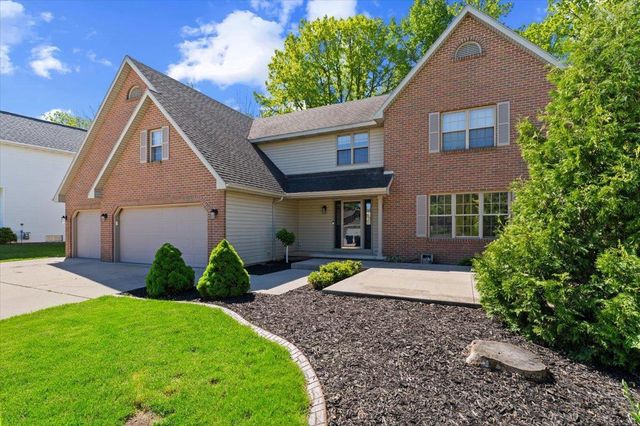 2752 WOODLAND HILLS COURT, Green Bay, WI 54311
