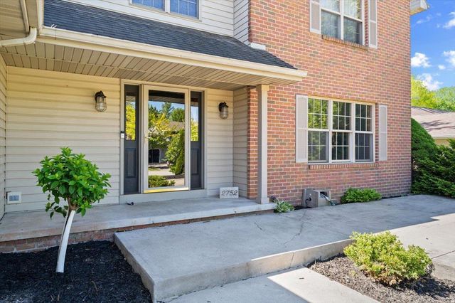 2752 WOODLAND HILLS COURT, Green Bay, WI 54311