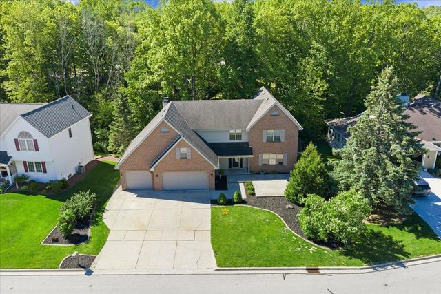2752 WOODLAND HILLS COURT, Green Bay, WI 54311