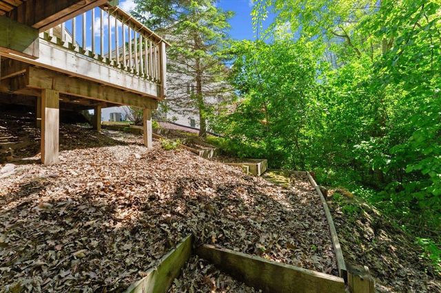2752 WOODLAND HILLS COURT, Green Bay, WI 54311