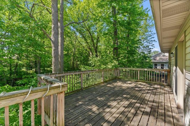 2752 WOODLAND HILLS COURT, Green Bay, WI 54311