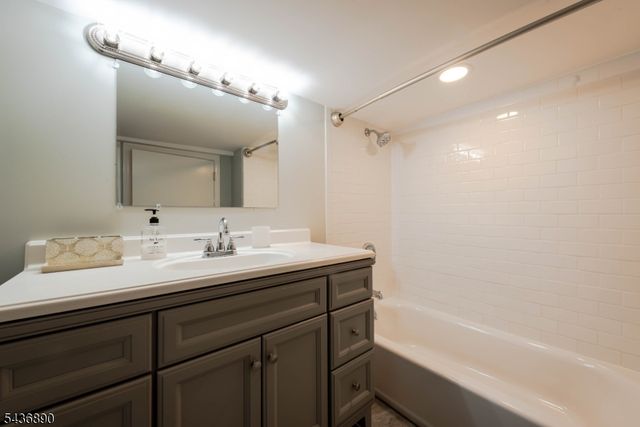 83 Hilltop Trl, Sparta Twp., NJ 07871