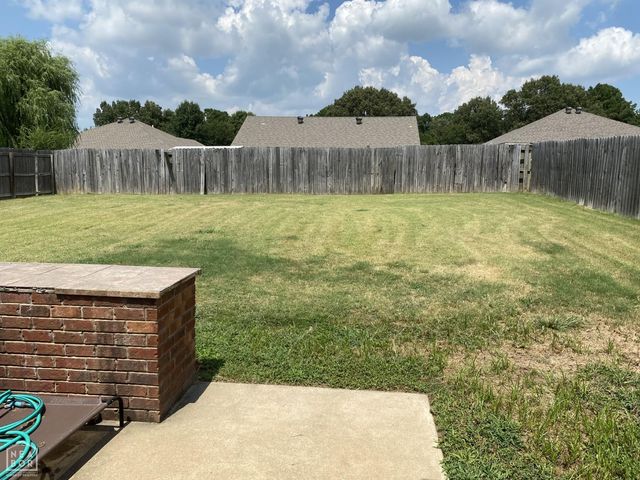 358 Wildwood Pt, Jonesboro, AR 72405