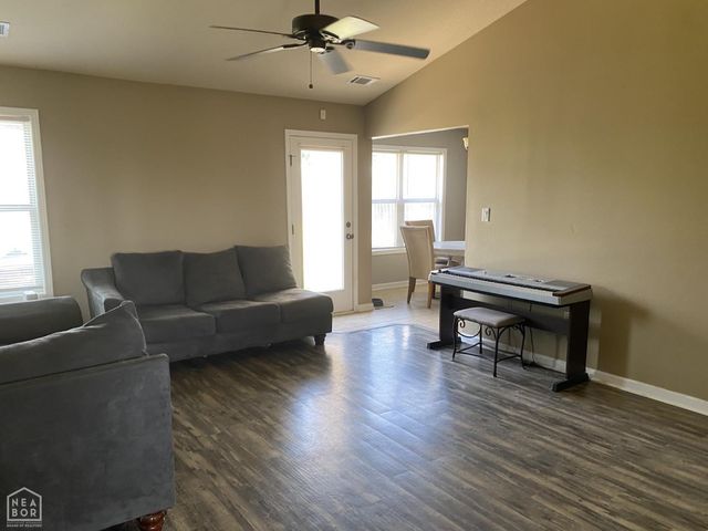 358 Wildwood Pt, Jonesboro, AR 72405