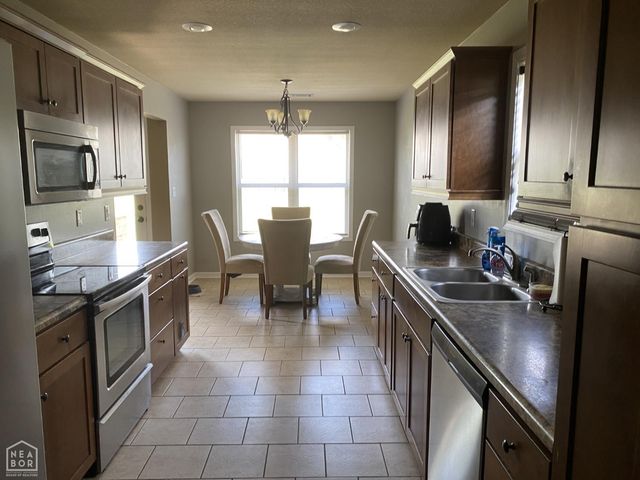 358 Wildwood Pt, Jonesboro, AR 72405