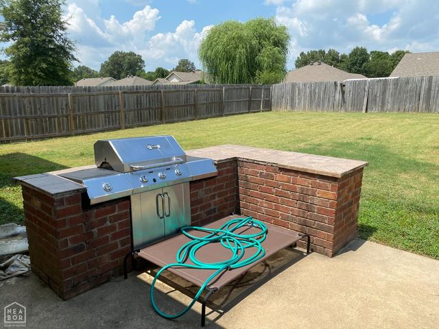 358 Wildwood Pt, Jonesboro, AR 72405