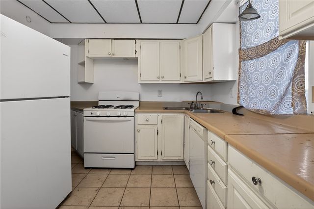 1212 Woodward Ave, Mckees Rocks, PA 15136