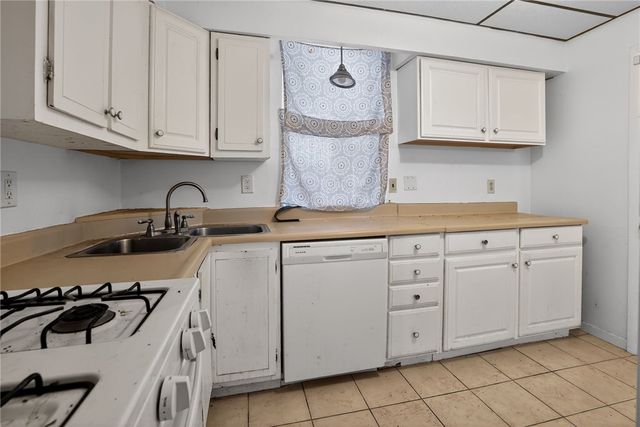 1212 Woodward Ave, Mckees Rocks, PA 15136