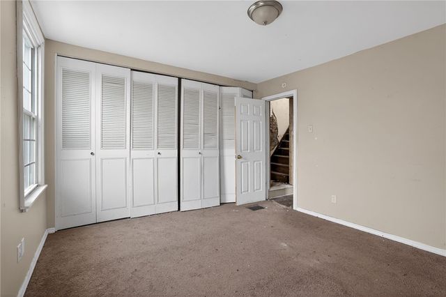 1212 Woodward Ave, Mckees Rocks, PA 15136