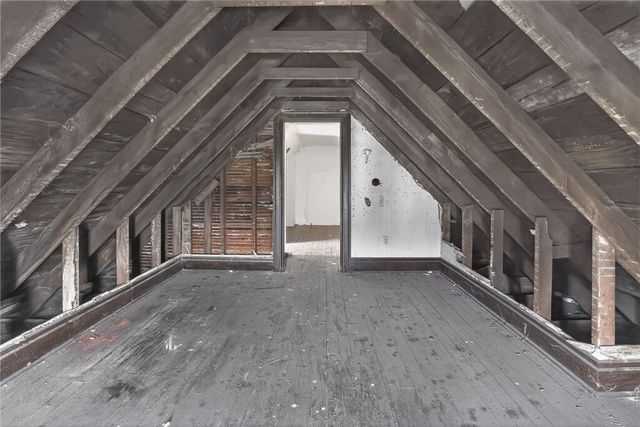 1212 Woodward Ave, Mckees Rocks, PA 15136