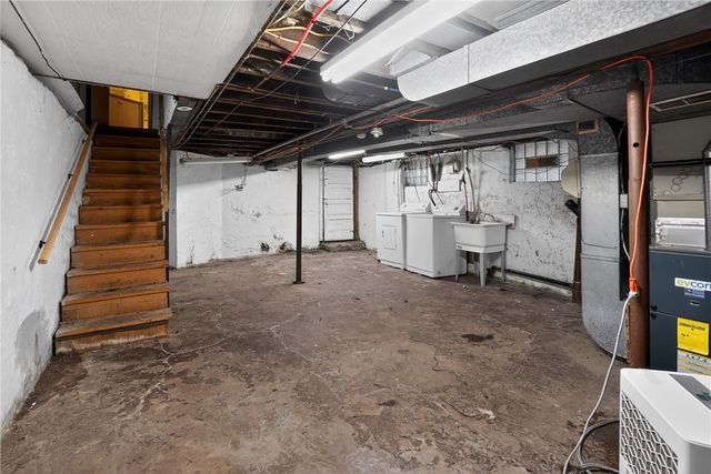 1212 Woodward Ave, Mckees Rocks, PA 15136