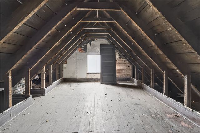 1212 Woodward Ave, Mckees Rocks, PA 15136