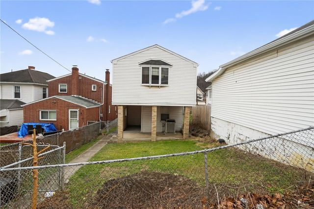 1212 Woodward Ave, Mckees Rocks, PA 15136