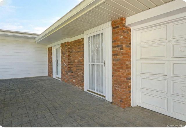 22 Pioneer Boulevard, South Huntington, NY 11746