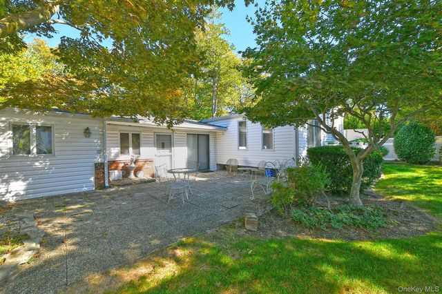 22 Pioneer Boulevard, South Huntington, NY 11746