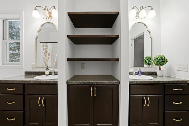 1894 STATELY CONIFER RIDGE, Rosholt, WI 54473