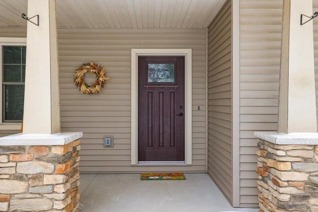 1894 STATELY CONIFER RIDGE, Rosholt, WI 54473