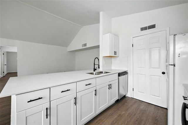 6082 Dooley Drive, The Colony, TX 75056