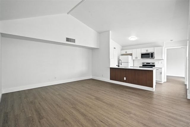 6082 Dooley Drive, The Colony, TX 75056