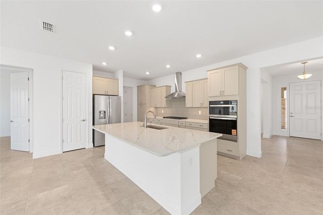 8425 SW 101ST AVENUE, Ocala, FL 34481