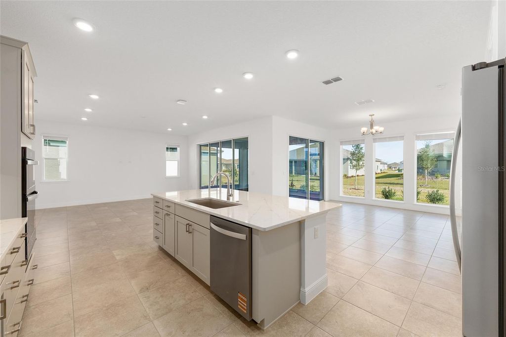 Image 19 of property listing at 8425 SW 101ST AVENUE, Ocala, FL 34481