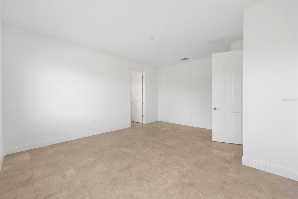 Image 21 of property listing at 8425 SW 101ST AVENUE, Ocala, FL 34481