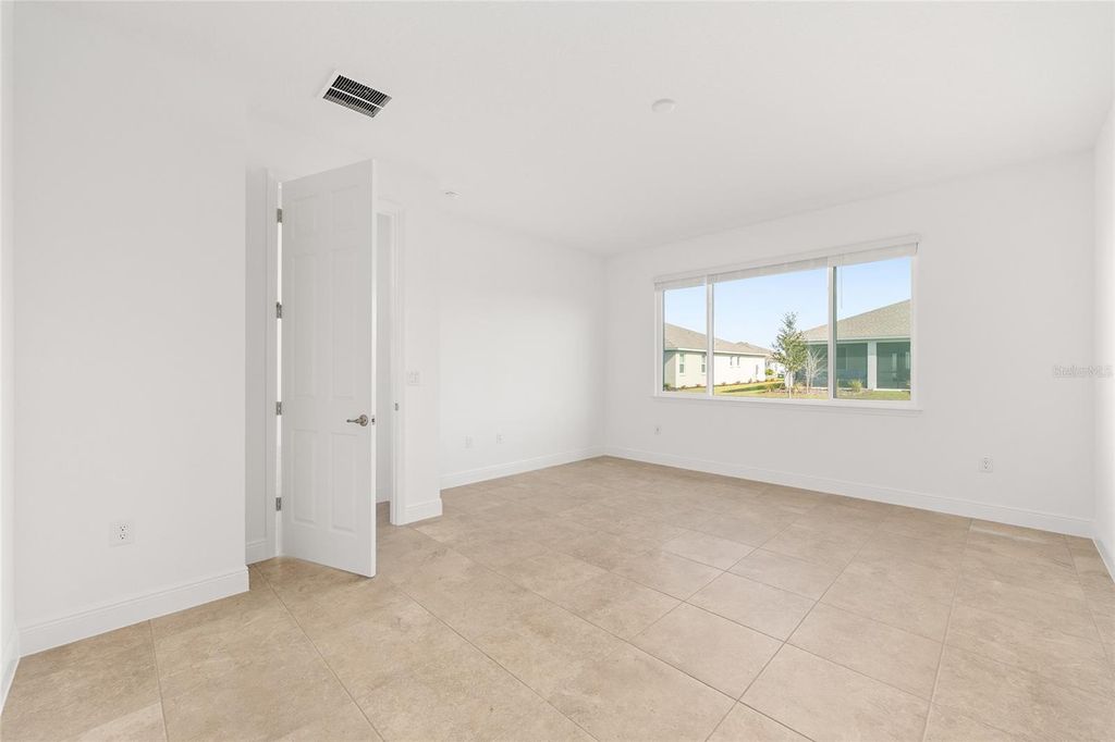 Image 22 of property listing at 8425 SW 101ST AVENUE, Ocala, FL 34481