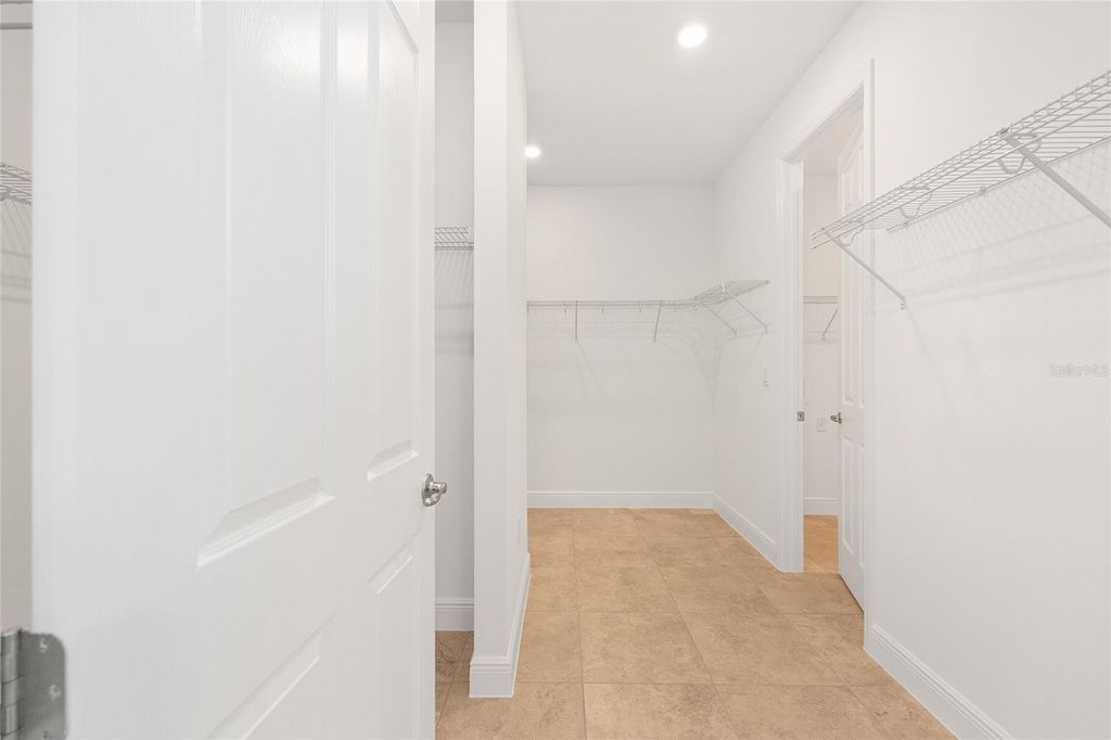 Image 26 of property listing at 8425 SW 101ST AVENUE, Ocala, FL 34481