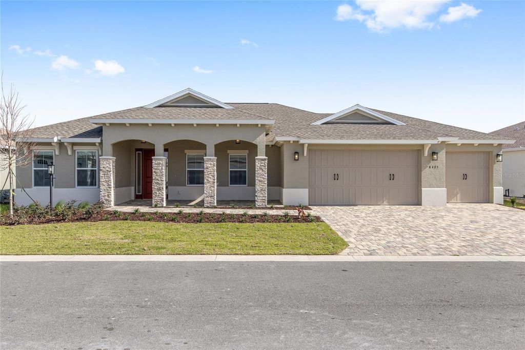 Image 4 of property listing at 8425 SW 101ST AVENUE, Ocala, FL 34481