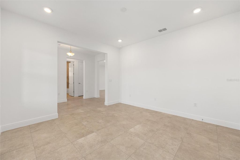 Image 31 of property listing at 8425 SW 101ST AVENUE, Ocala, FL 34481