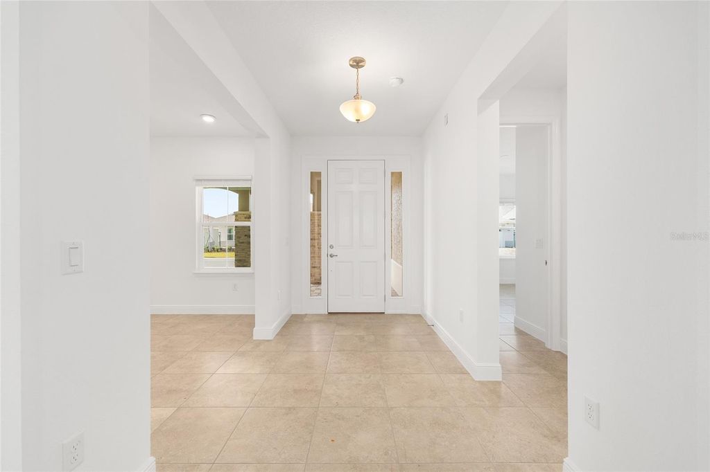 Image 9 of property listing at 8425 SW 101ST AVENUE, Ocala, FL 34481