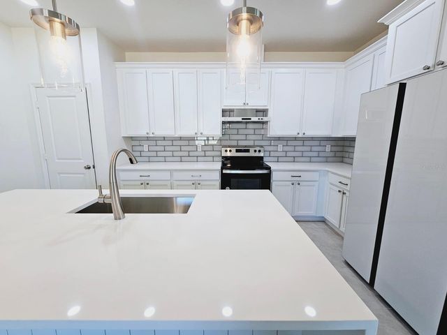 9168 WESTSIDE HILLS DRIVE, Davenport, FL 33896