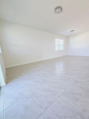 9168 WESTSIDE HILLS DRIVE, Davenport, FL 33896