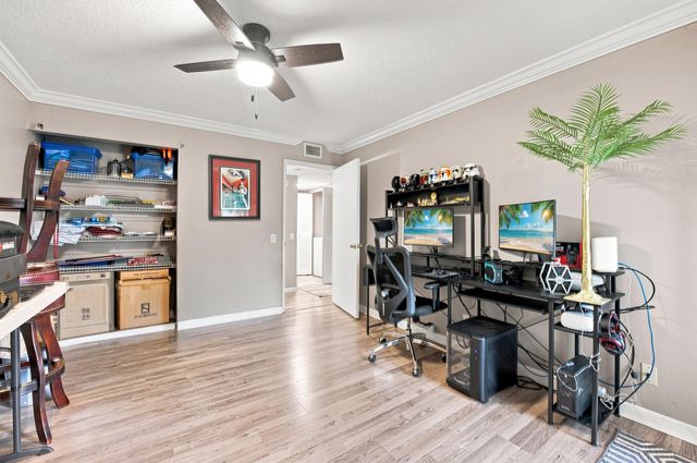 711 FOREST CLUB Drive 119, Wellington, FL 33414