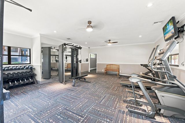 711 FOREST CLUB Drive 119, Wellington, FL 33414