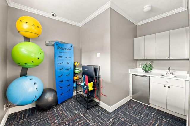 711 FOREST CLUB Drive 119, Wellington, FL 33414