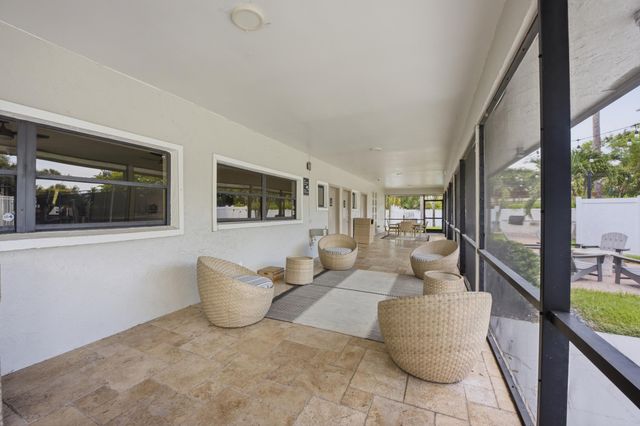 711 FOREST CLUB Drive 119, Wellington, FL 33414