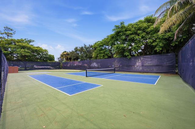 711 FOREST CLUB Drive 119, Wellington, FL 33414