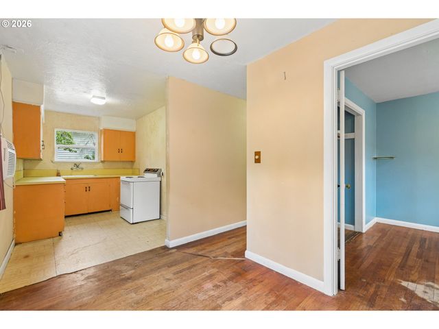 5817 Se FRANCIS St, Portland, OR 97206