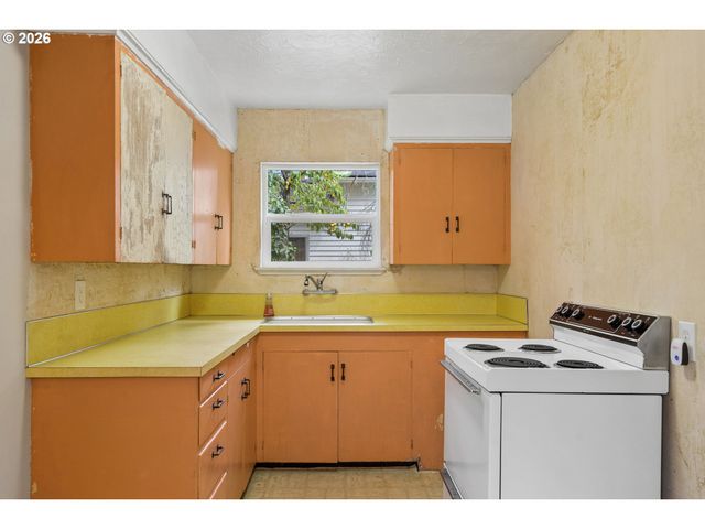 5817 Se FRANCIS St, Portland, OR 97206