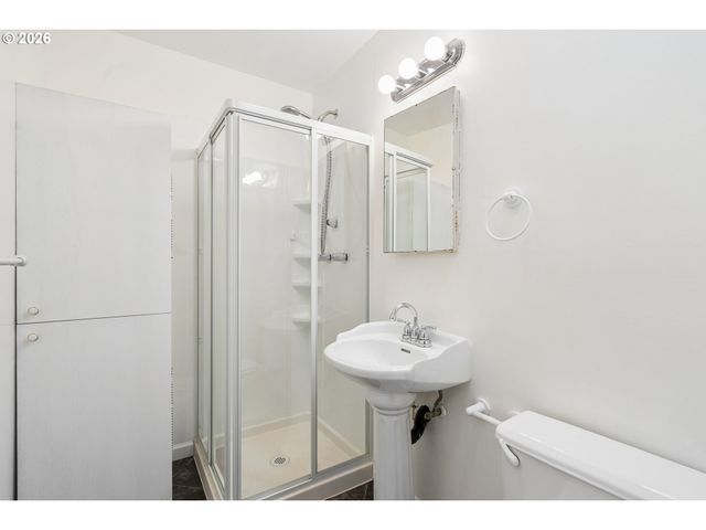 5817 Se FRANCIS St, Portland, OR 97206