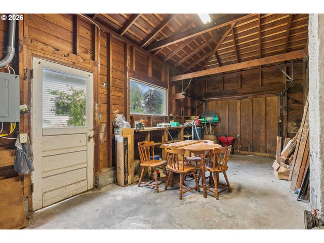 5817 Se FRANCIS St, Portland, OR 97206