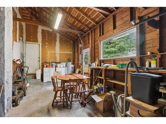 5817 Se FRANCIS St, Portland, OR 97206