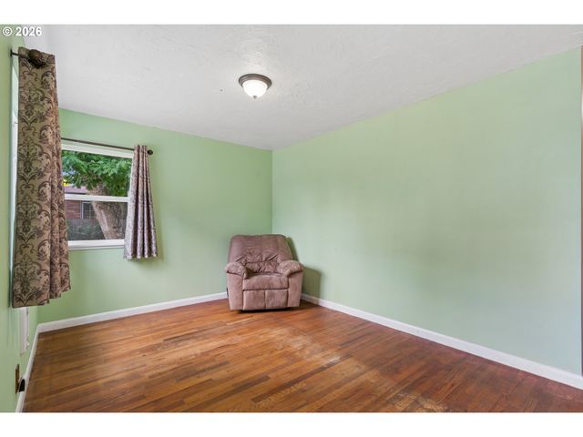 5817 Se FRANCIS St, Portland, OR 97206