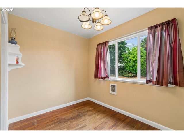 5817 Se FRANCIS St, Portland, OR 97206