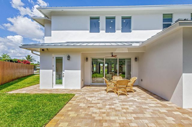 12952 Drayton Road SE, North Palm Beach, FL 33408