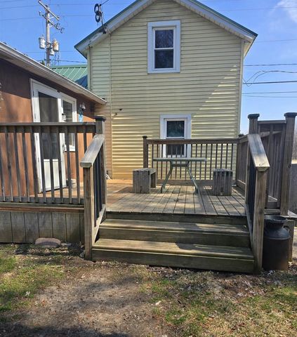 5416 S County Road D, Afton, WI 53501