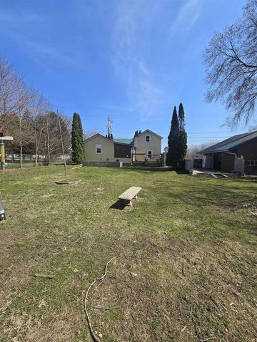 5416 S County Road D, Afton, WI 53501