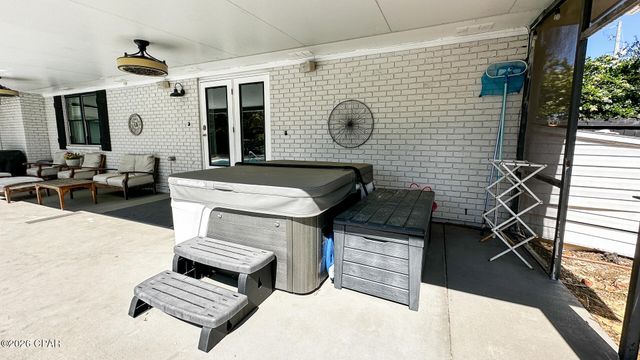 126 Queens Circle, Panama City, FL 32405