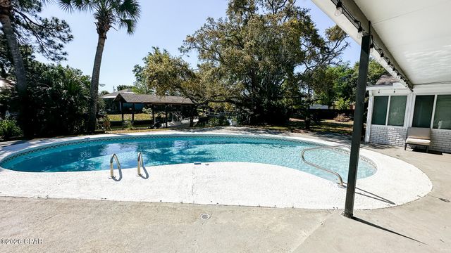 126 Queens Circle, Panama City, FL 32405